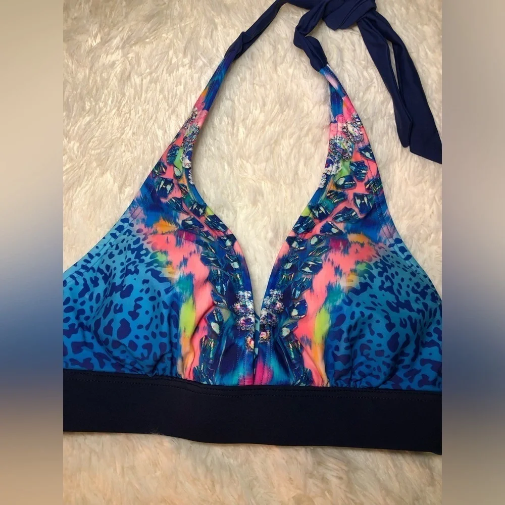 🩷🦋Colorful Halter Bikini Top size Small🦋🩷